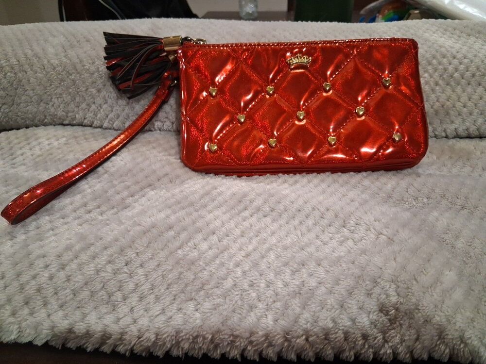 Juicy Couture Red Quilted Wristlet With Gold Hearts Two Expandable Zip Pockets